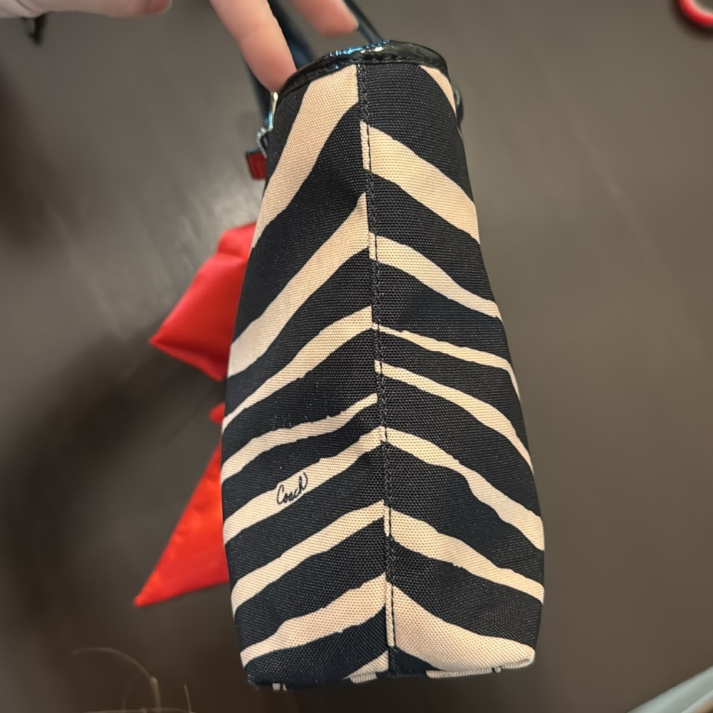 Coach Zebra Bag - Picture 6 of 16